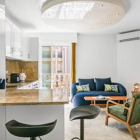 Queen Garden Iii, élégant 2 Pièces Au Coeur Du Centre Ville, Vue Latérale Mer, Ac