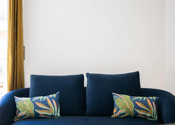 Apartment Queen Garden Iii, Elegant 2 Pieces Au Coeur Du Centre Ville, Vue Laterale Mer, Ac