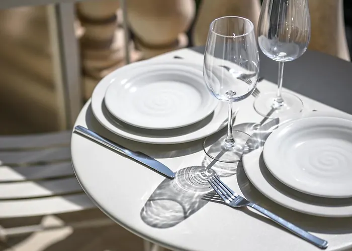 Queen Garden Iii, Elegant 2 Pieces Au Coeur Du Centre Ville, Vue Laterale Mer, Ac マントン