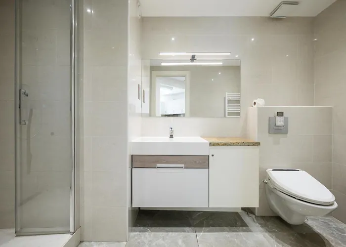 Queen Garden Iii, Elegant 2 Pieces Au Coeur Du Centre Ville, Vue Laterale Mer, Ac