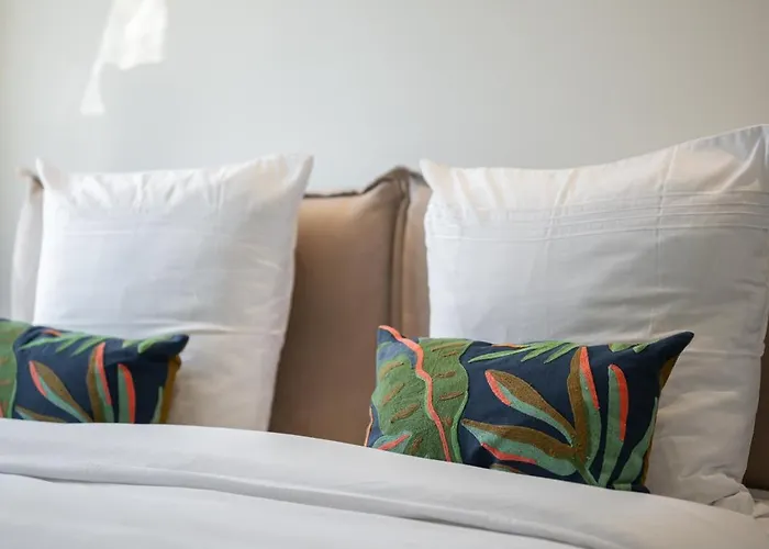 Queen Garden Iii, Elegant 2 Pieces Au Coeur Du Centre Ville, Vue Laterale Mer, Ac Menton