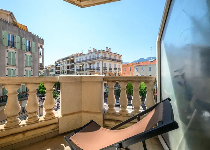 Queen Garden Iii, Elegant 2 Pieces Au Coeur Du Centre Ville, Vue Laterale Mer, Ac Apartment Menton