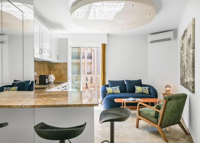 Queen Garden Iii, Elegant 2 Pieces Au Coeur Du Centre Ville, Vue Laterale Mer, Ac