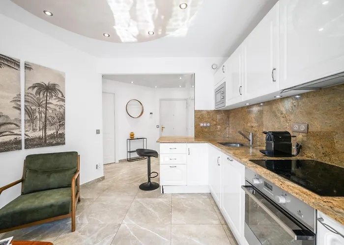 Queen Garden Iii, Elegant 2 Pieces Au Coeur Du Centre Ville, Vue Laterale Mer, Ac Apartment *